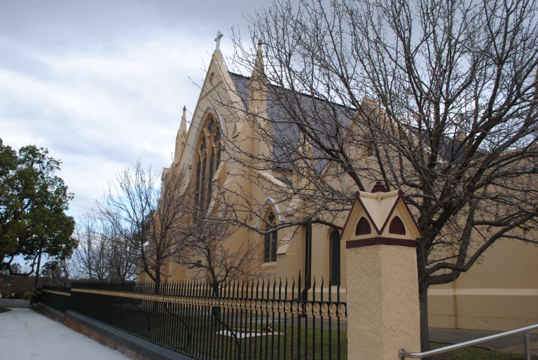 Church COVID rules ‘fail the pub test’