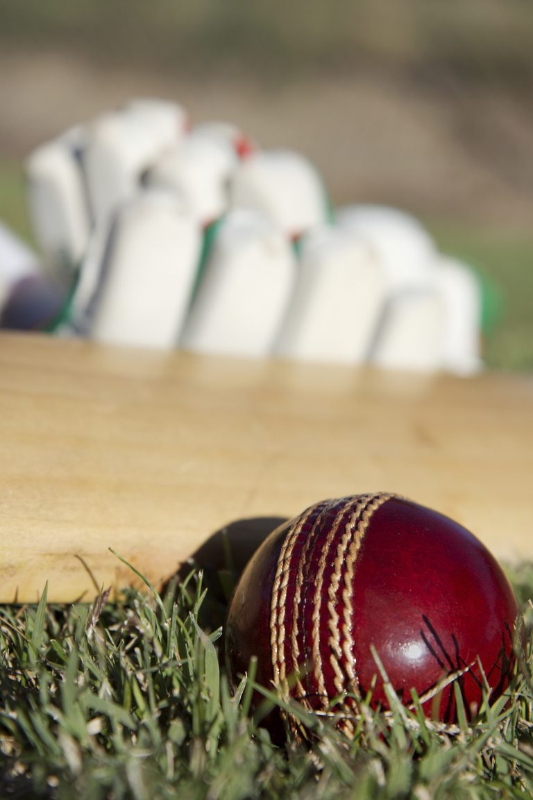 Eagles and College in top four showdown