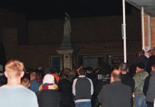 Dawn Service draws hundreds in Sale