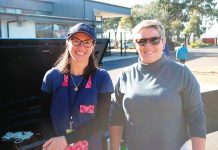 Thousands vote then enjoy a democracy sausage