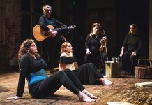 Voyage sailing to Stratford Courthouse