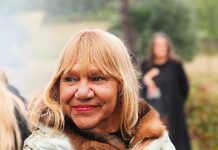 Lakes Entrance meeting moves forward on treaty