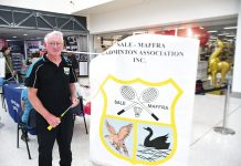 Pop-up badminton court attracts shoppers