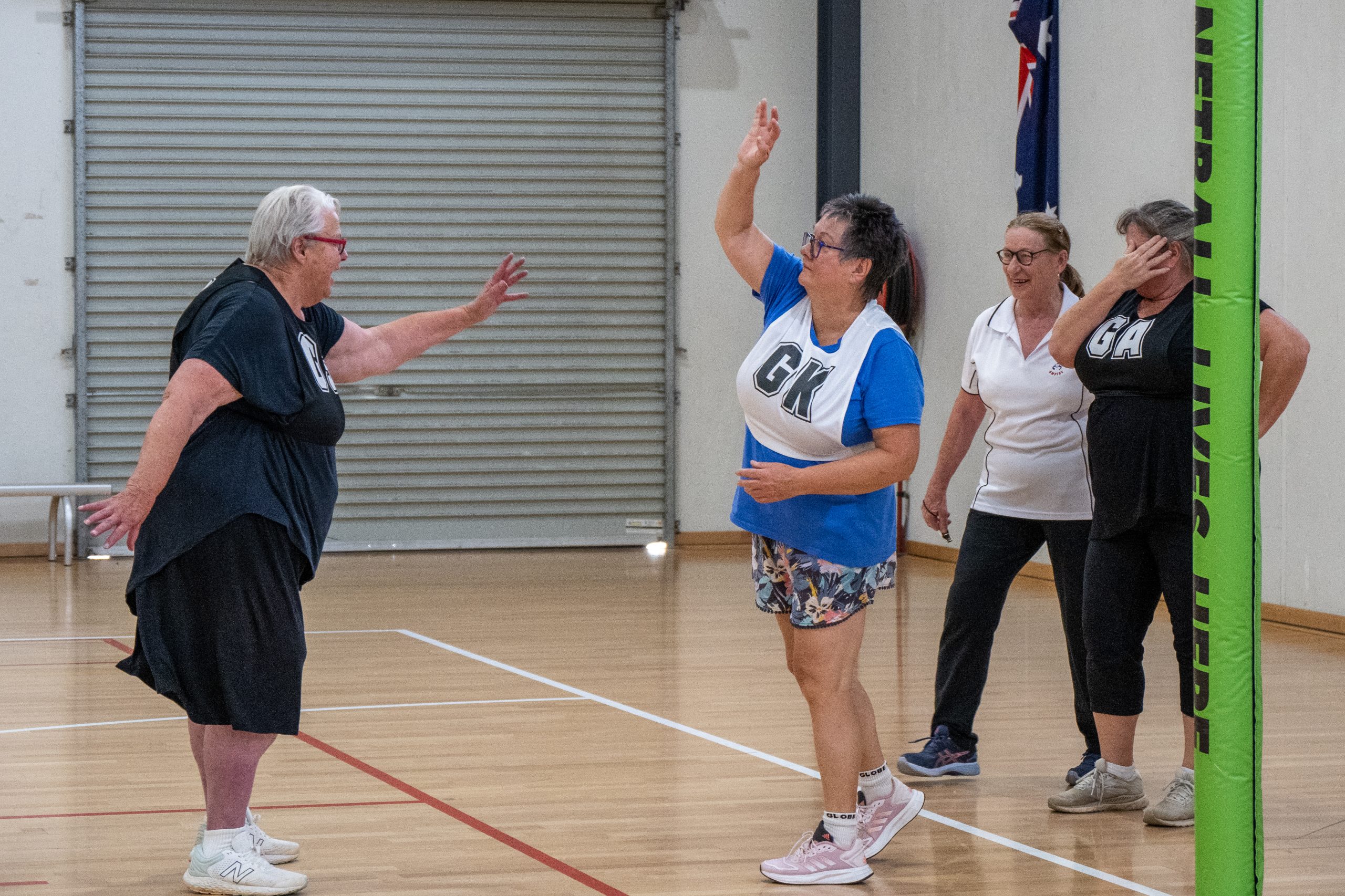 player passes the ball in walking netball