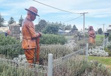 Seaspray locals turn out for growing Anzac Day service