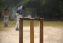 Lanigan leads Vics to flag