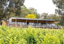 Wigs and Wine at Glenmaggie Wines