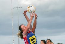 Bulldogs edge out Kangaroos to begin title defence