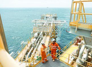 Esso Australia and AGL Energy sign gas supply agreement.