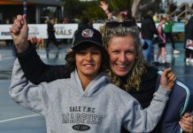 Parrots push past Pies for premiership