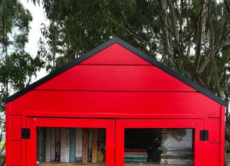 Street libraries bring books to the bush