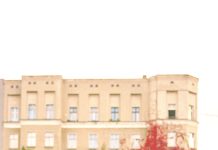 Irish folk duo talk Aussie influences ahead of Stratford Courthouse show this Friday