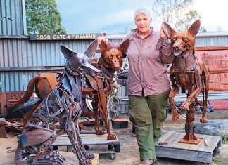 Railway Dog sculpture in Cowwarr