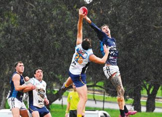 Roos push Saints