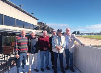 Greyhounds renew lease