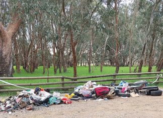 Parks Victoria employees take industrial action