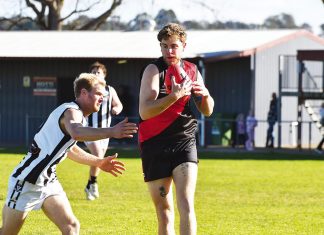 Bombers hold of Magpie charge