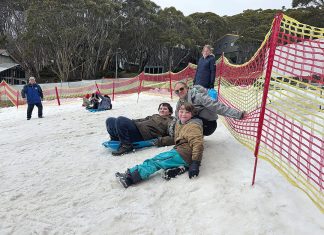 Snow day for Airly school